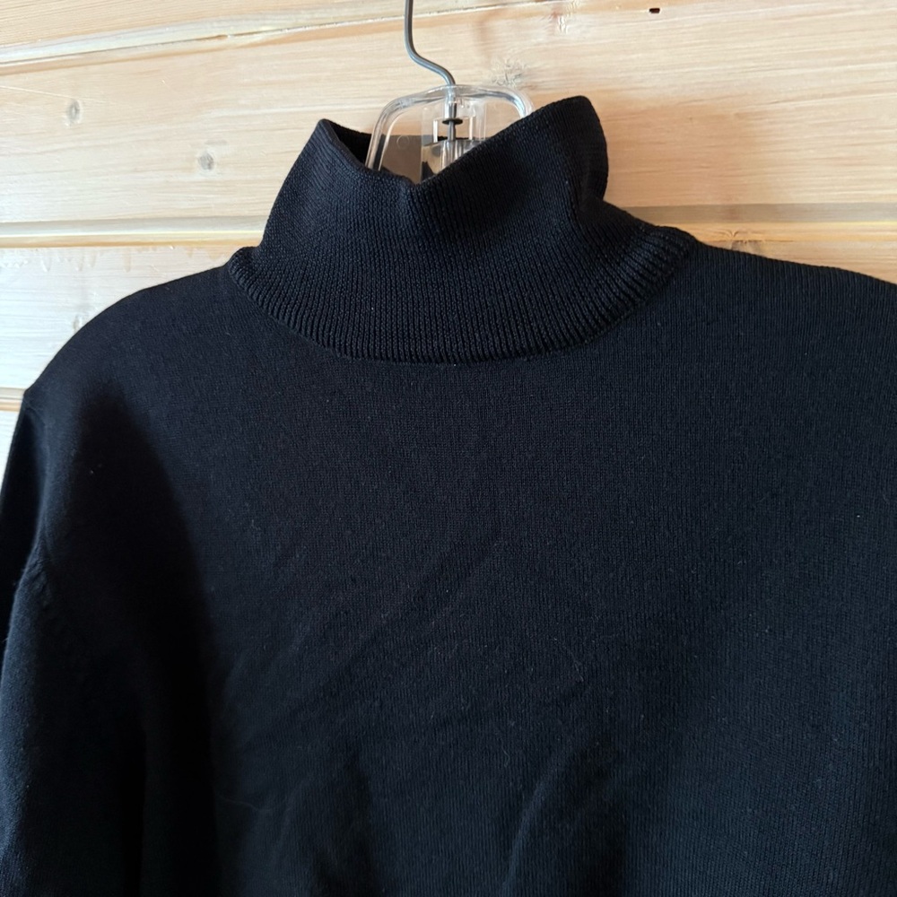 Vintage Mark Shale 100% Wool Black Turtleneck Sweater Made in Hong Kong Size M